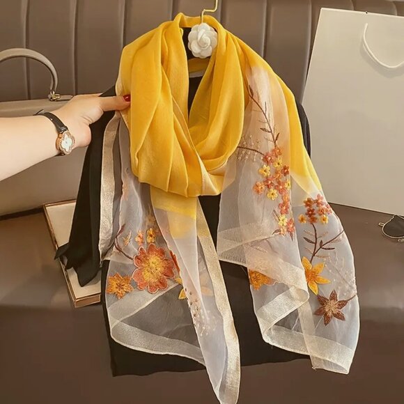 Elegant Scarf Crafted from Luxurious - Picture 1 of 1